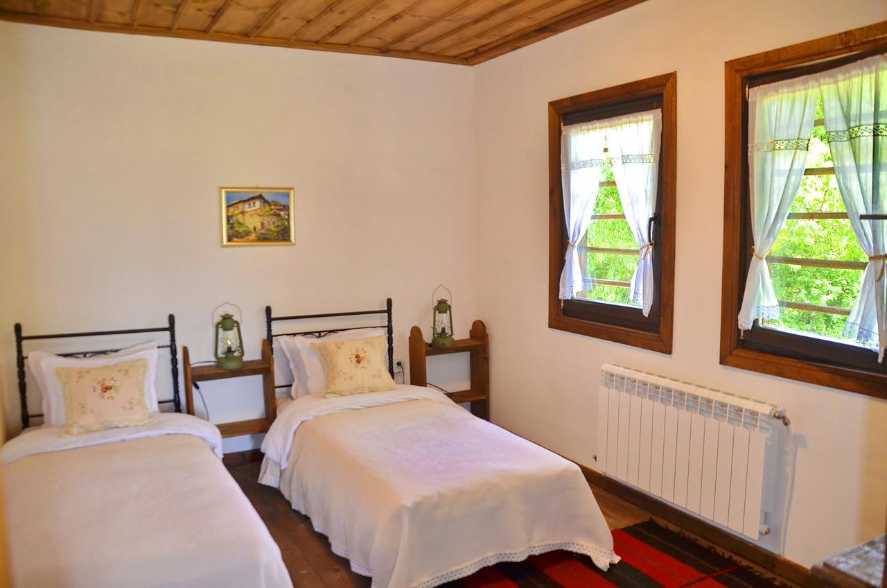 Kalinia Guesthouse B&B Kovaceviţa Exterior foto